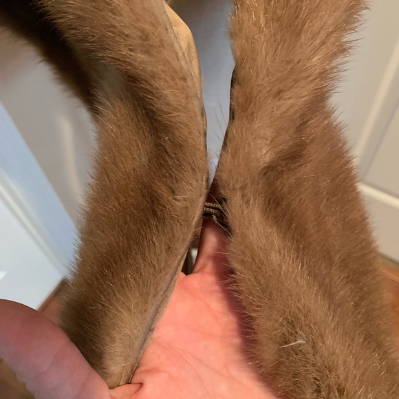 Stunning Mink Wrap - Picture 6 of 11